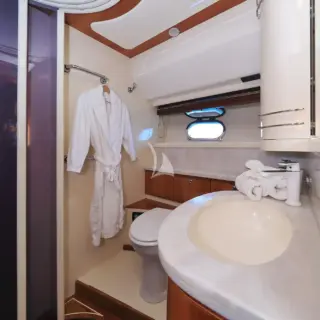 QUO VADIS I bathroom