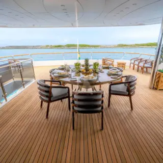 Bridge Deck Aft