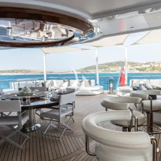 Bridge deck aft