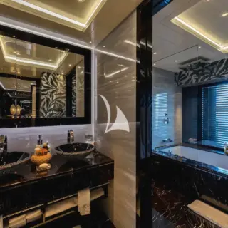 VIP bathroom en suite