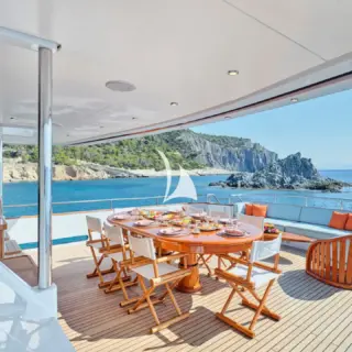 MIA ZOI - Aftdeck other view