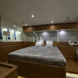 Reina - Image 6