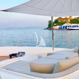 Bow Seating