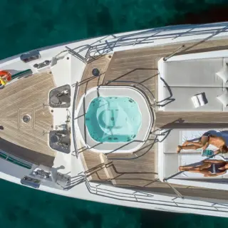 Foredeck Jacuzzi