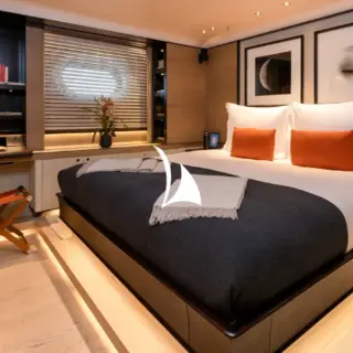 Portside double cabin