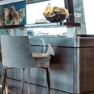 Main salon- bar