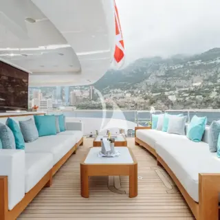 Main aft deck- lounge