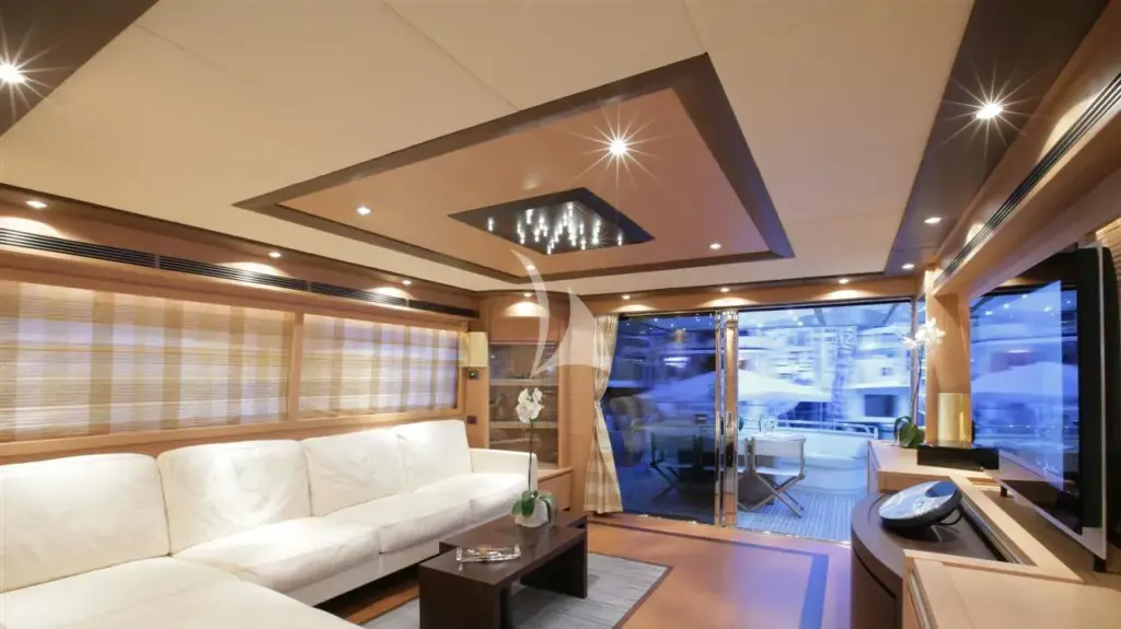 LUKAS - saloon- sistership