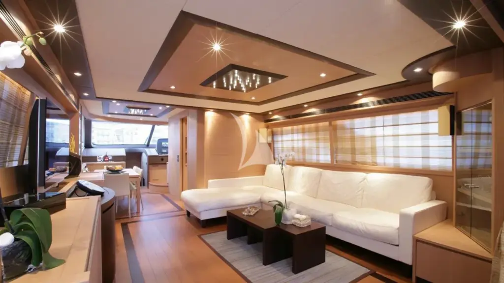 LUKAS - saloon 2- sistership