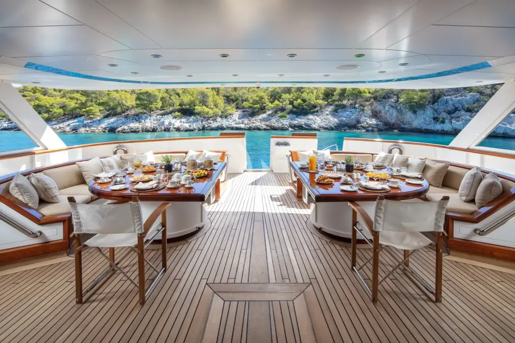 KASSANDRA - Aft deck