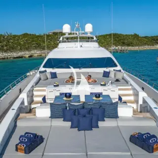 Foredeck jacuzzi