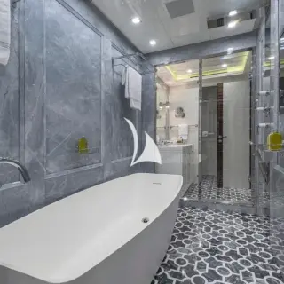 Master bathroom en suite