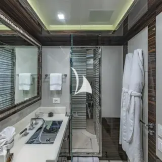 Double shower room en suite