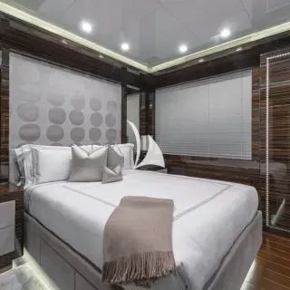 Double cabin