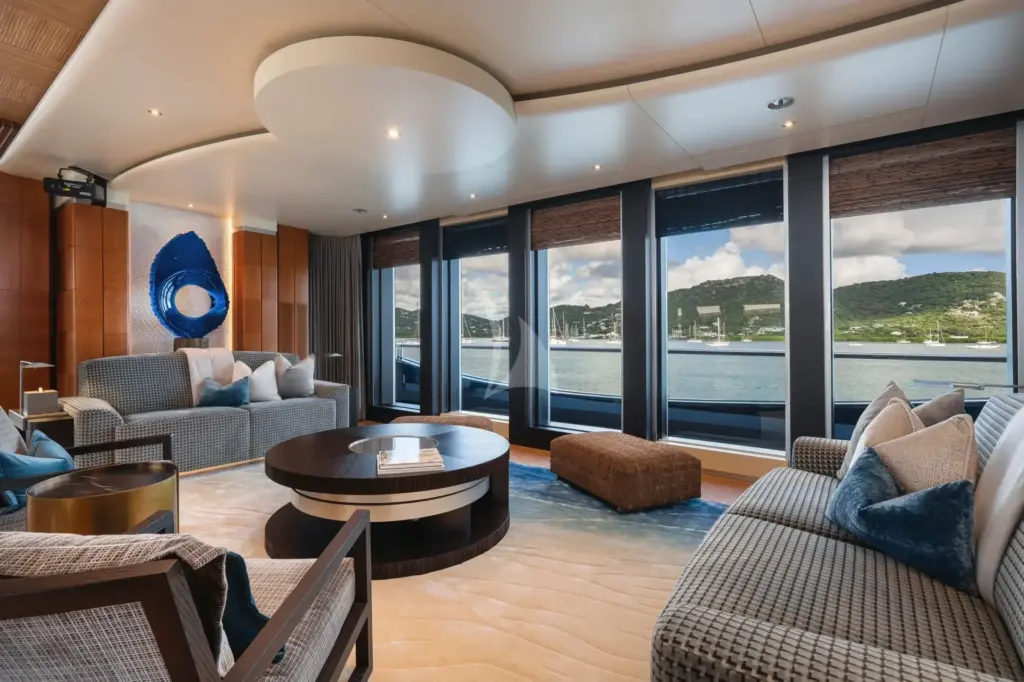 BARBARA - Main deck lounge