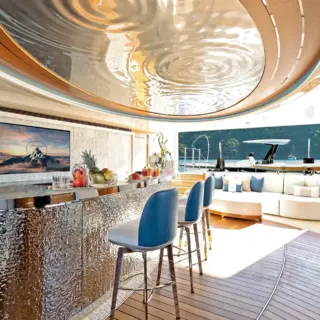 BEACH CLUB