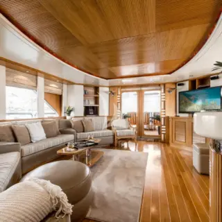 Upperdeck salon