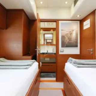 Twin cabin
