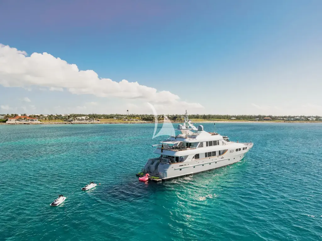 M3 - Yacht with Toys