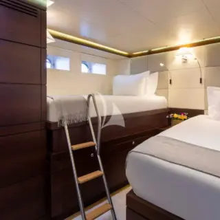 Twin guest cabin