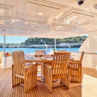 BEST OFF - Main Deck Dining