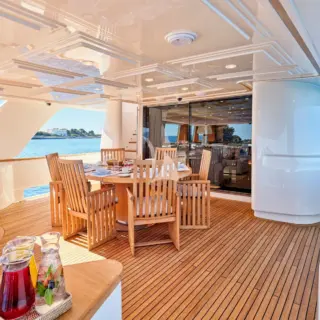 BEST OFF - Main Deck Dining