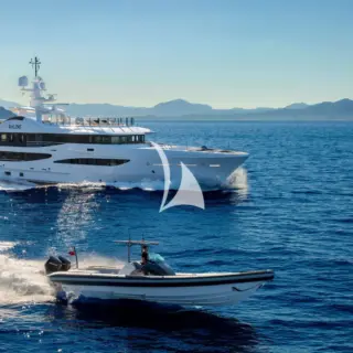 10.5m Scorpion Tender