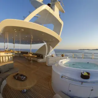 Sundeck Jacuzzi