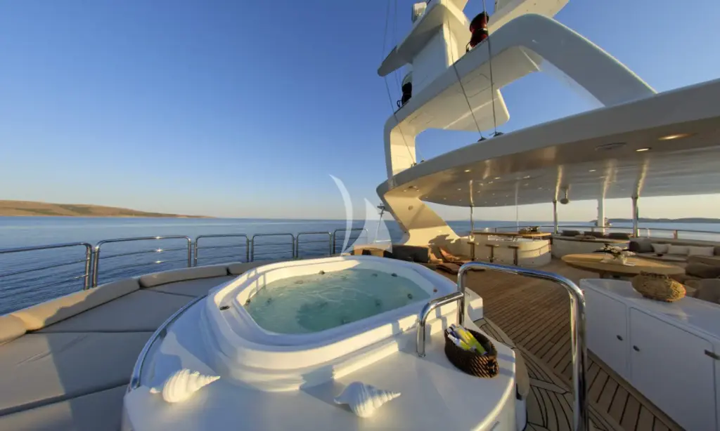 GRANDE AMORE - Sundeck Jacuzzi 