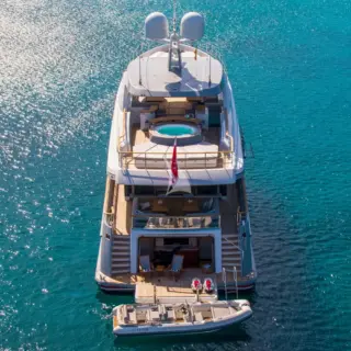 Aft bathing platform 