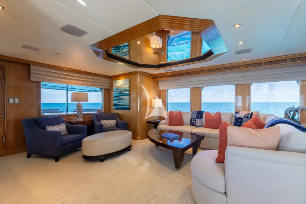 SeaQuest - Main Salon