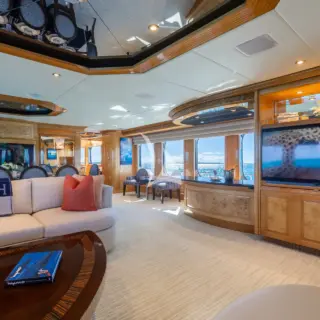 SeaQuest - Main Salon