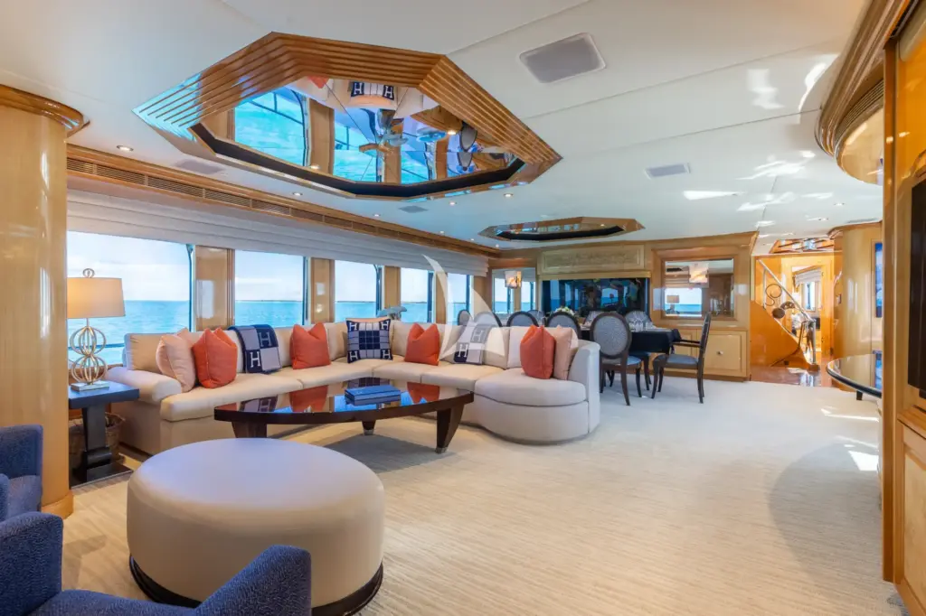 SeaQuest - Main Salon