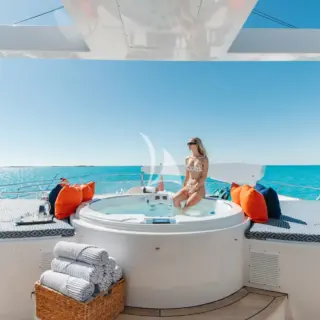 SeaQuest - Flybridge Jacuzzi