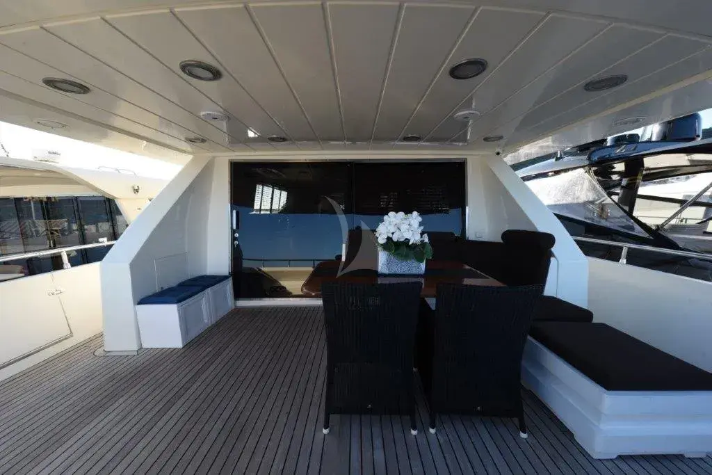 Narin  aft deck alfresco dining and sofa 