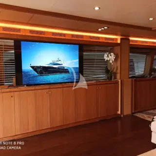 New salon 65" TV