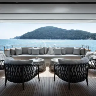 Main deck aft seating