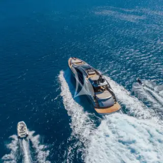 BEYOND - Aerial view cruising