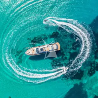 BEYOND - Aerial view cruising