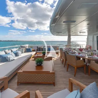Bridge deck aft