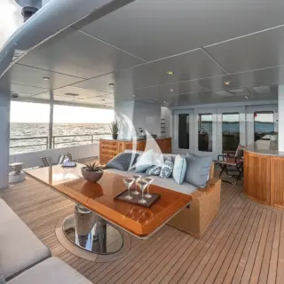 Main deck aft