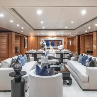 Main saloon view fwd