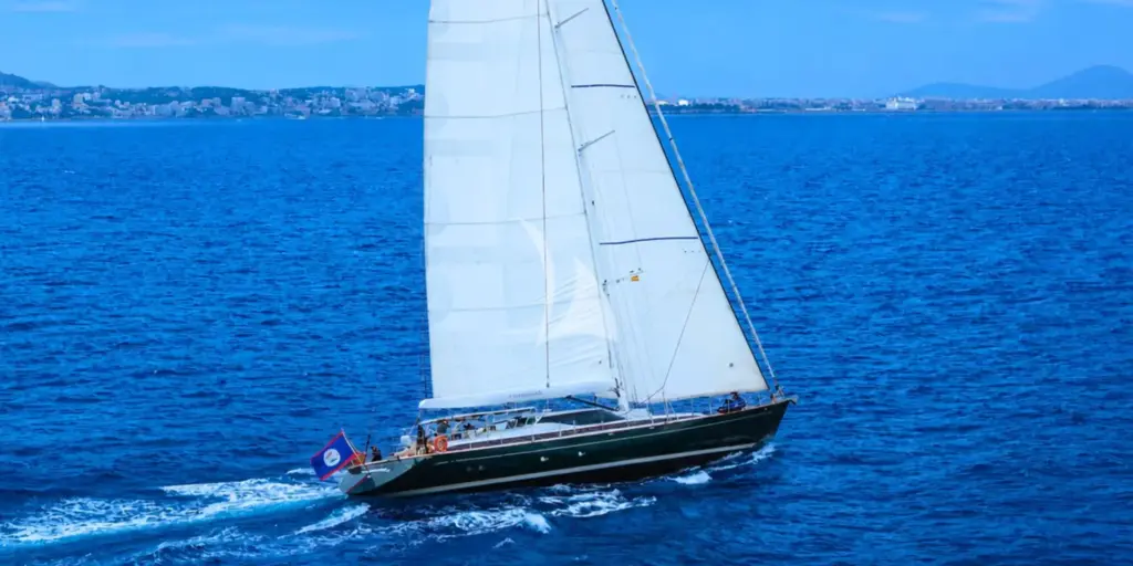 THANDEKA - At Sail
