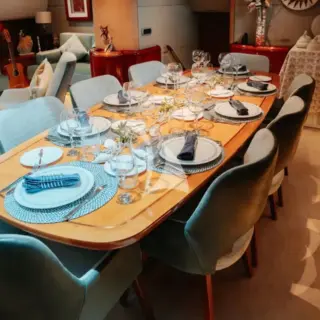 THANDEKA - Dining Table
