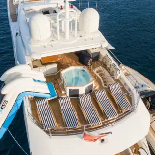 Sundeck Aft