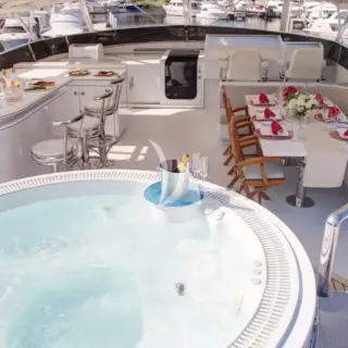 Flybridge Jaccuzzi
