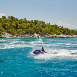 Jet ski
