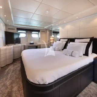 M/Y LAUREN V Master cabin