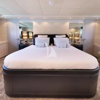 M/Y LAUREN V Master cabin