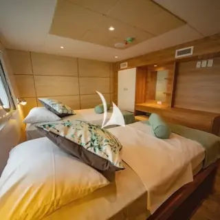 Twin cabin